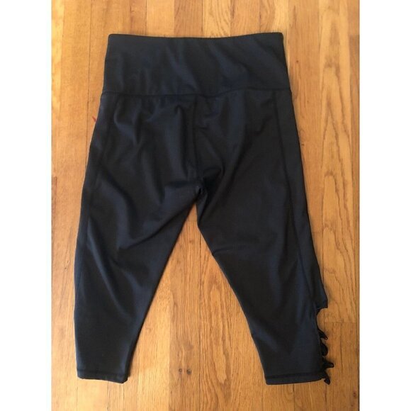 Mint Lilac Womens Size M Black Capri Leggings Lattice Hem - Picture 3 of 4